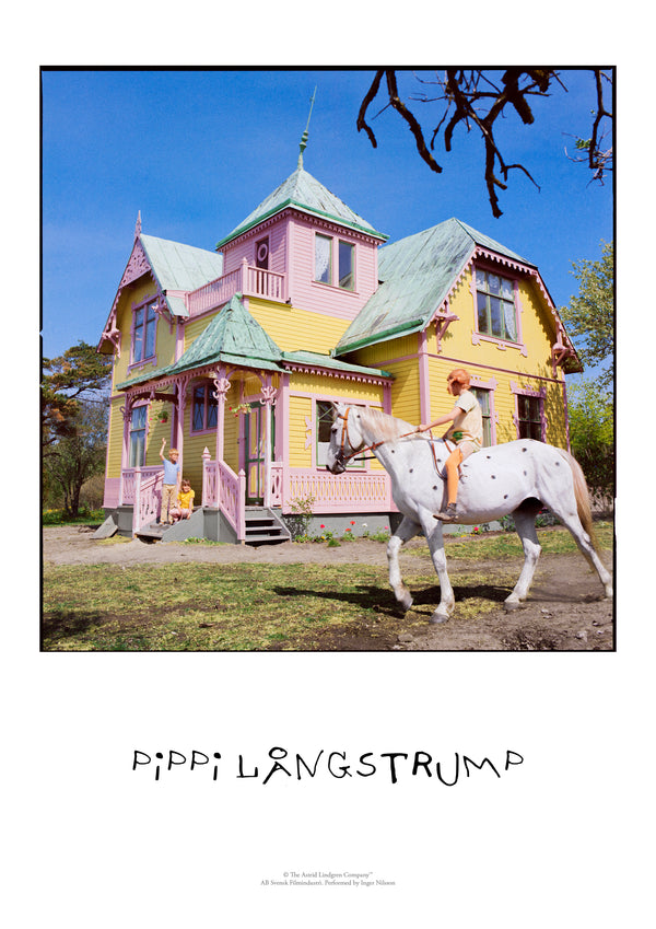 Pippi - Framför Villa Villerkulla